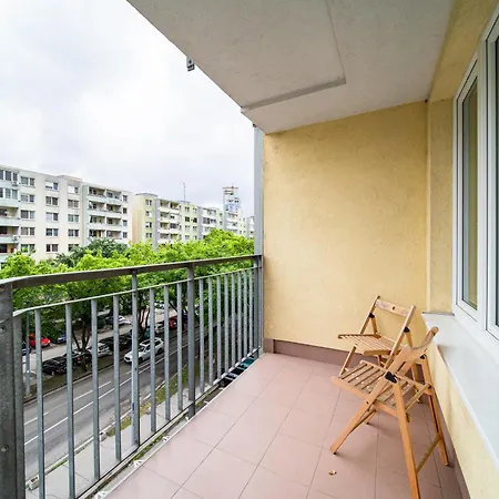 Modern Near Centre - Balcony *