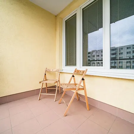 Modern Near Centre - Balcony 아파트